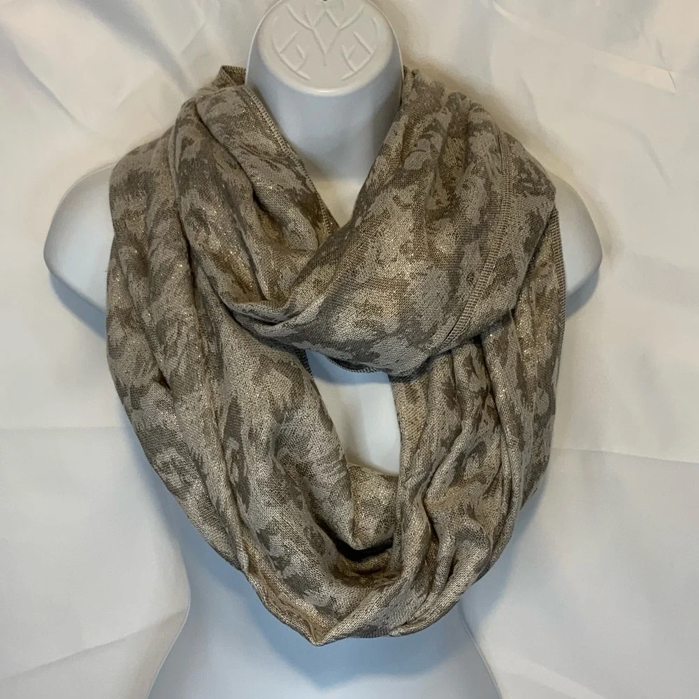 Apt.9 Infinity Scarf Wrap Glimmer Neutral NWT - Picture 5 of 7